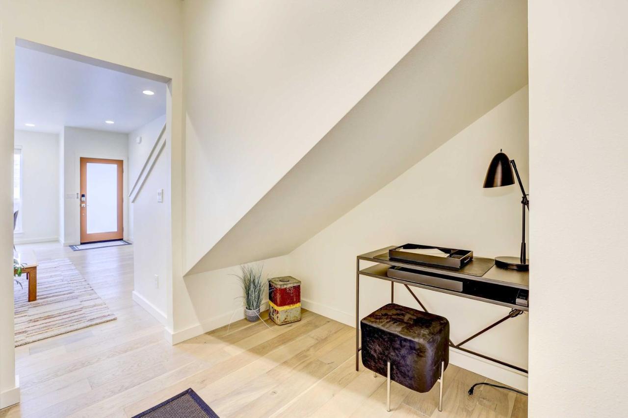 Beautiful Townhome - Steps To Downtown Boise! Exterior photo