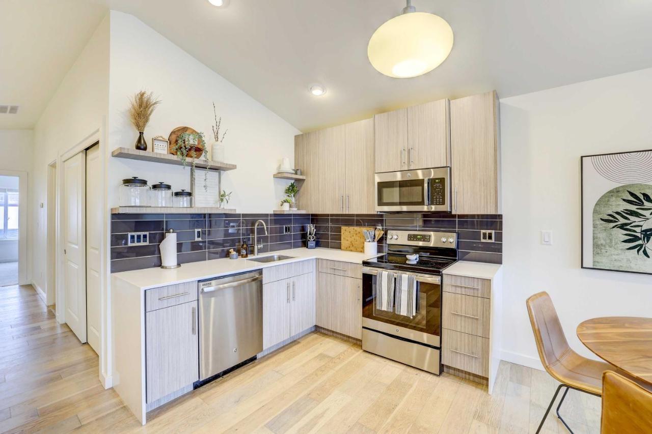 Beautiful Townhome - Steps To Downtown Boise! Exterior photo